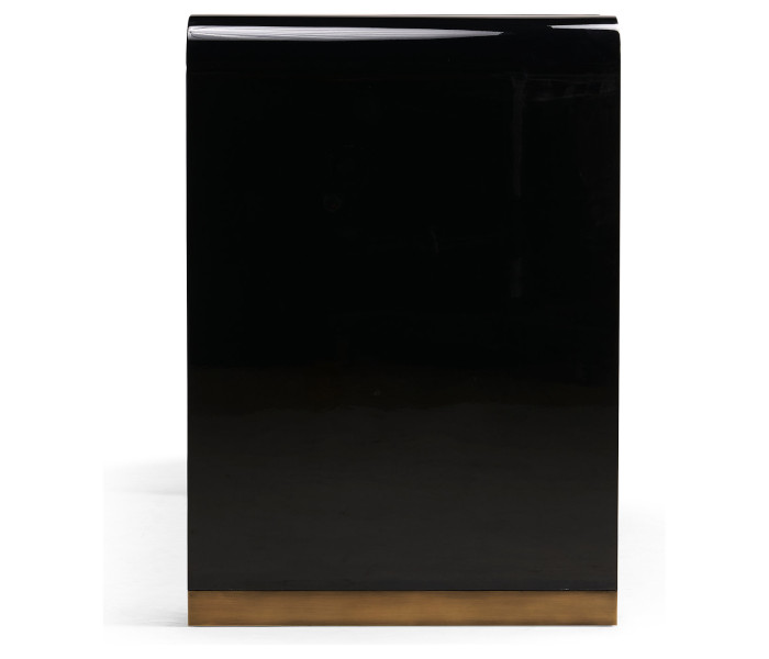 Console Tbl @ Pres Liv Rm